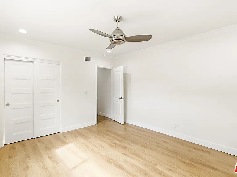 23114 Mariano St — Photo 26