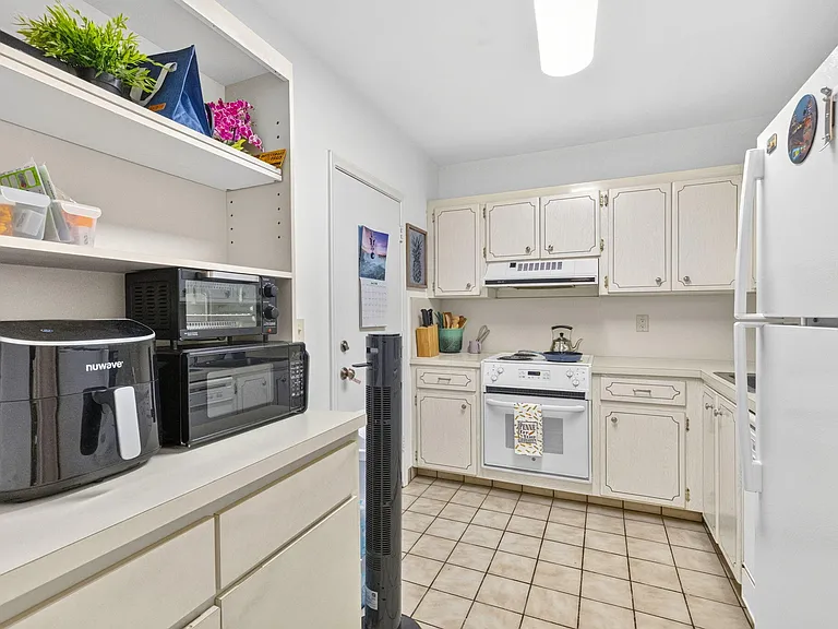 400 S Cypress Rd #427 — Photo 8