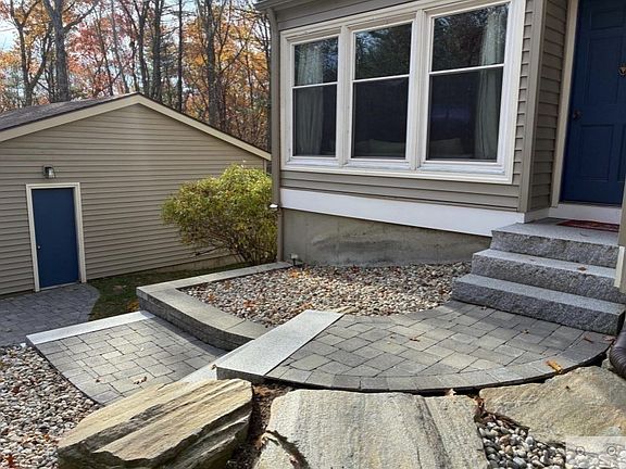 4th image of 244 N Valley Rd