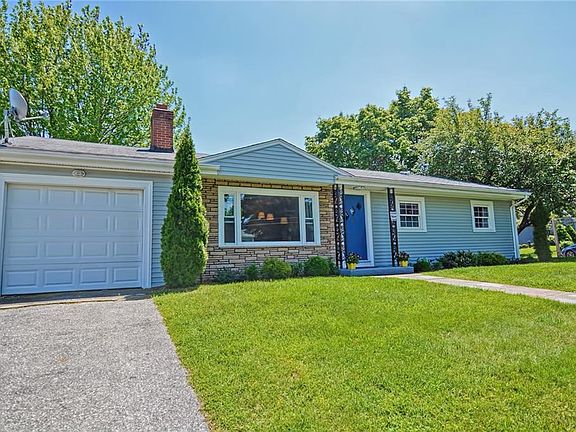 3rd image of 10 Garden Dr