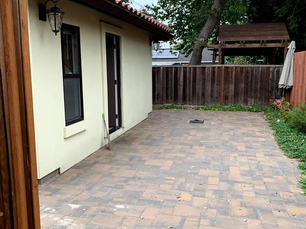 10208 Lockwood Dr, Cupertino, CA 95014