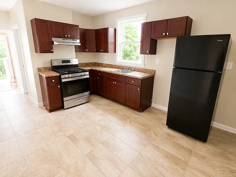 658 S 19th St #2 — Photo 5
