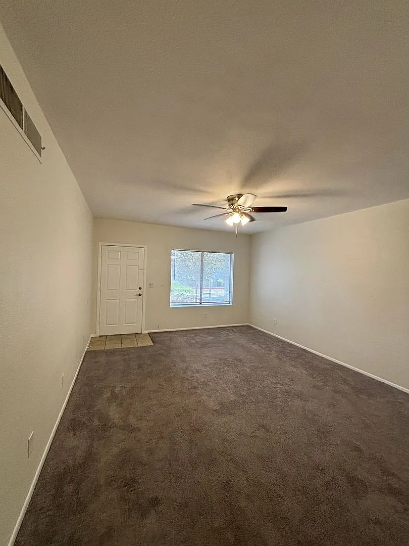 single level 2 bed and 2 bath — Photo 3