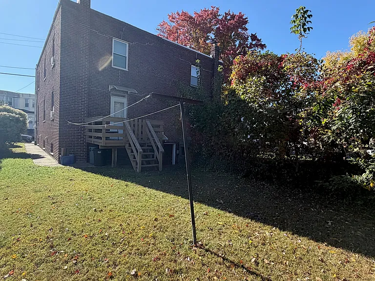 1115 Faunce St #1 — Photo 14