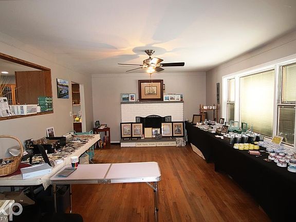 3rd image of 60 Riverside Dr