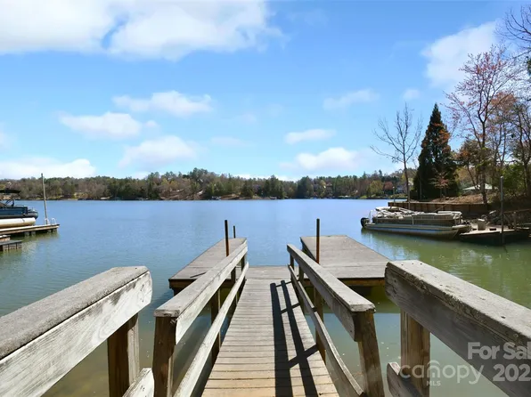 1551 Braxton Gate Dr, Morganton, NC 28655