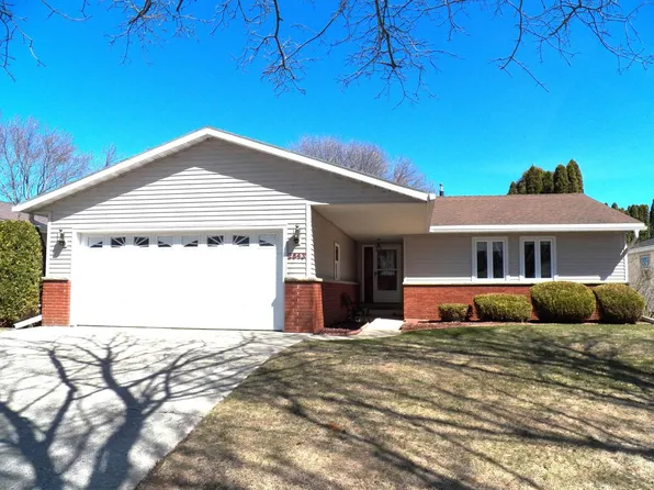 2643 College STREET, Manitowoc, WI 54220