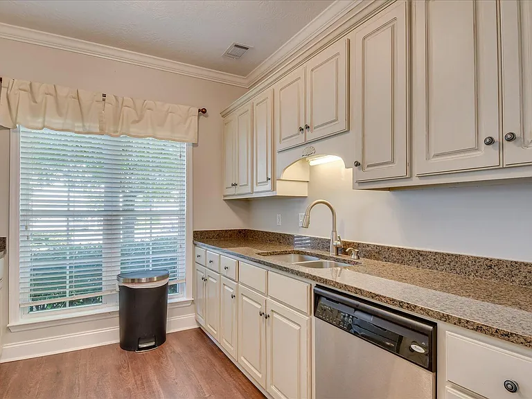 317 Buxton Ln — Photo 14