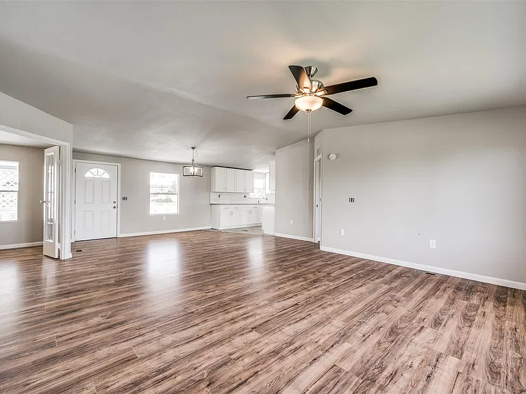 3501 Meadow Vista Cir — Photo 10