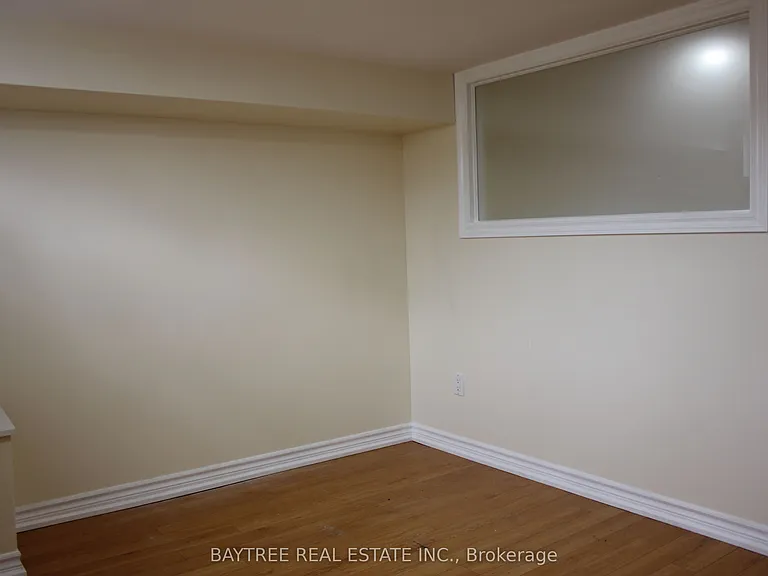 226 Beechy Dr #LOWER — Photo 17