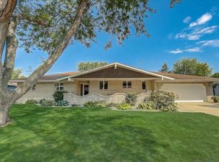 805 Elizabeth St, Waunakee, WI 53597