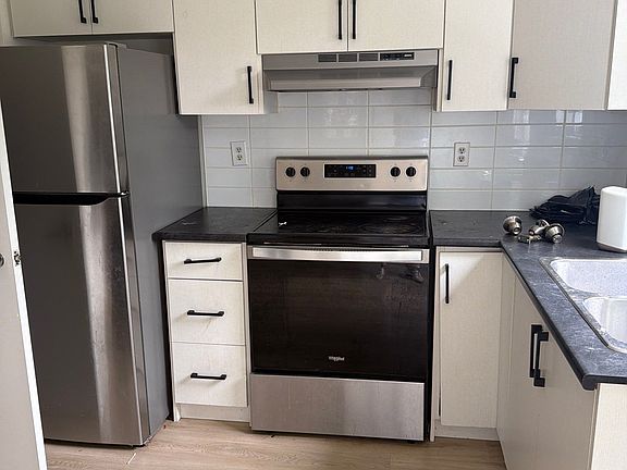 4th image of 188 Ensign Dr