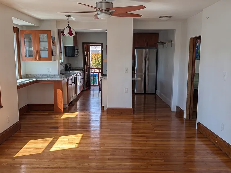 48-50 Edgecliff Rd #2 — Photo 4
