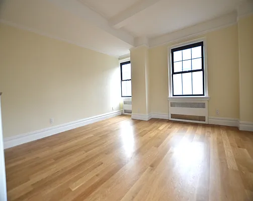 Rented by Manhattan Realty Group | media 4