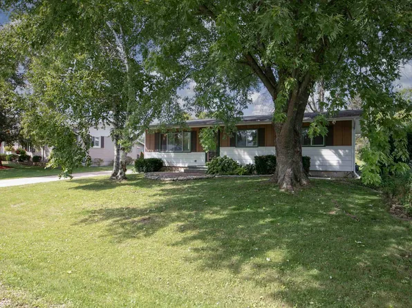 541 McKinley Ave, Omro, WI 54963