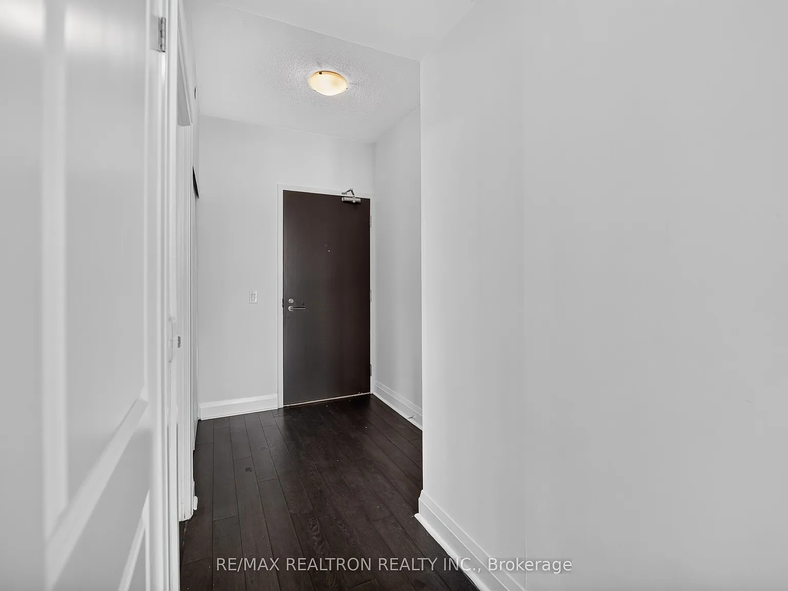 17 Zorra St — Photo 4