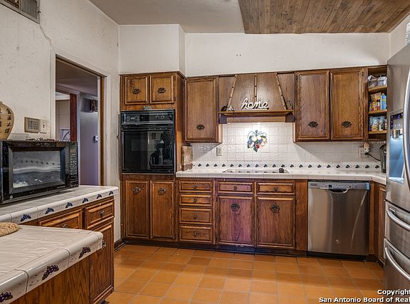 4th image of 110 Maplewood Ln