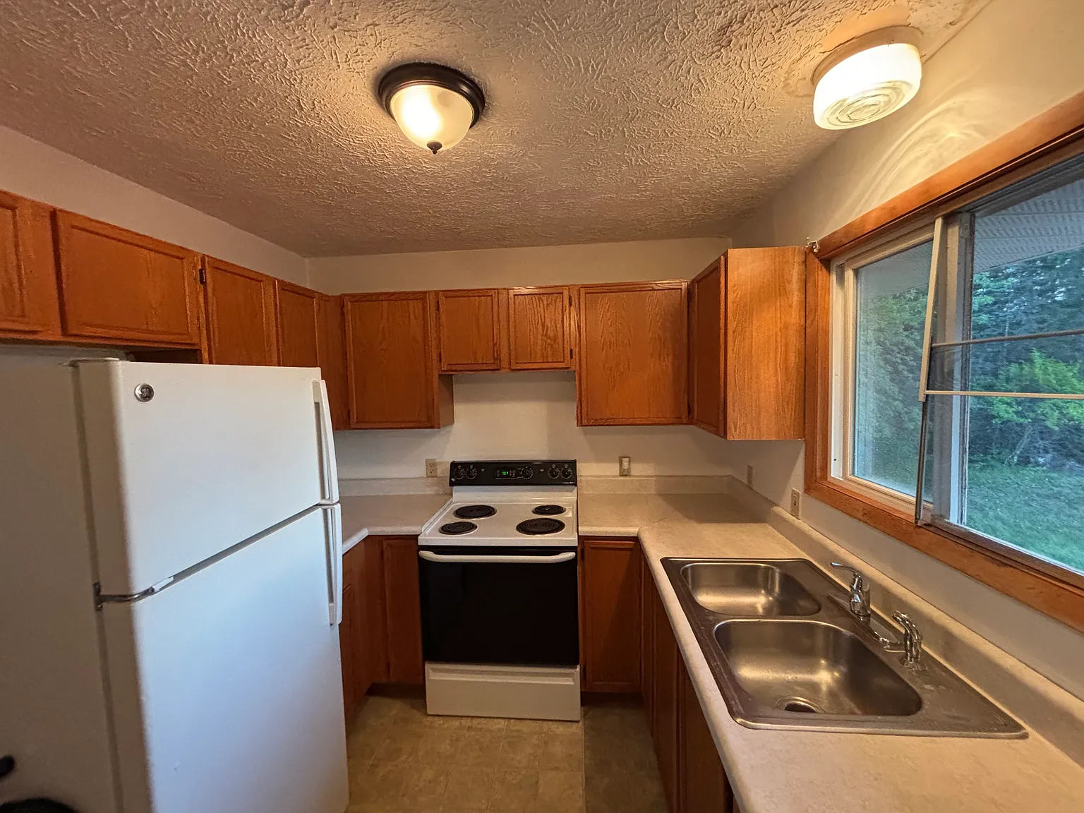 2 bed, 1200 sqft, $1,400 — Photo 1