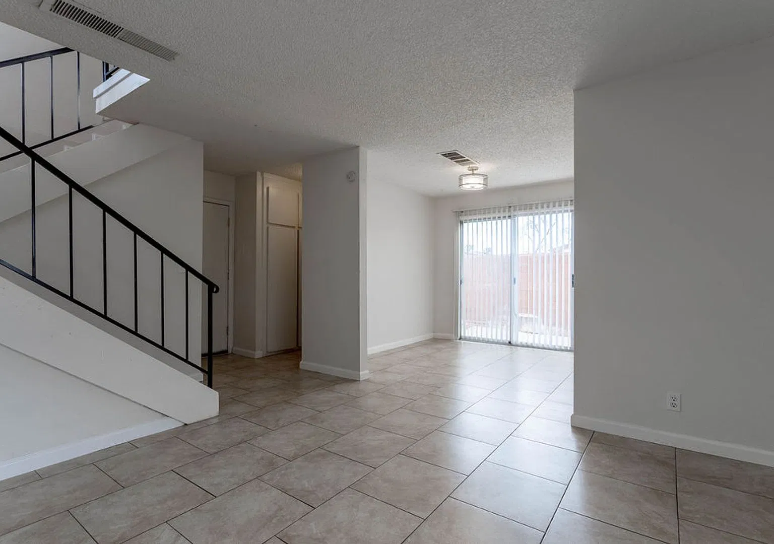 4362 Caliente Street #15, Las Vegas, NV 89119 — Photo 4