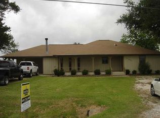 11601 E Hamshire Rd, Hamshire, TX 77622