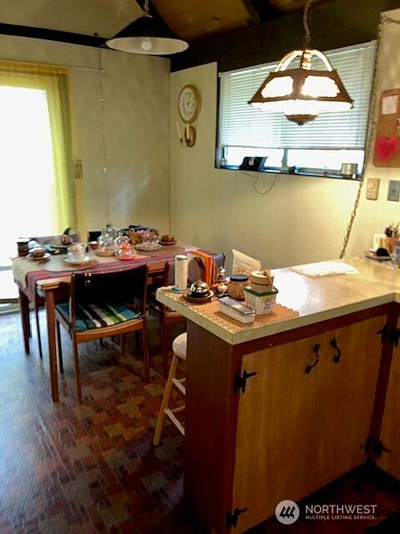 4th image of 431 N Mt Seattle Way
