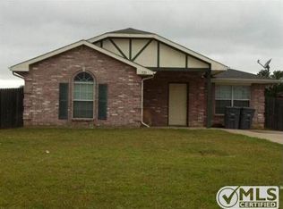 521 S Acres Dr, Dallas, TX 75217