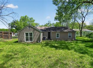 8318 Pershing Rd, Raytown, MO 64138