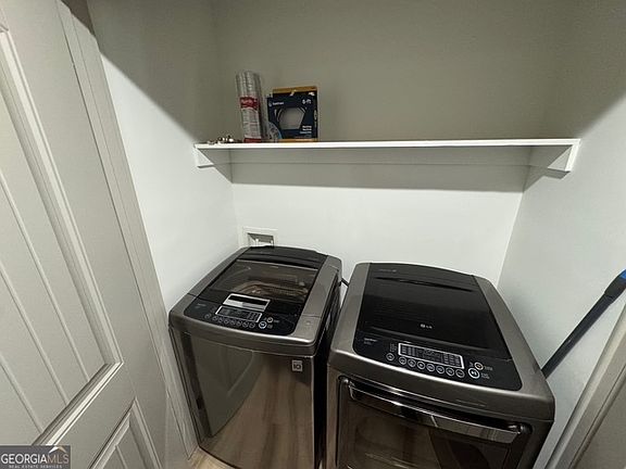 5th image of 2131 Holly Hill Dr