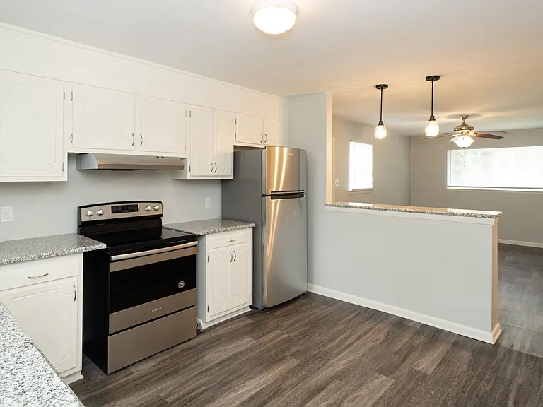 1600 N Alston Ave — Photo 13