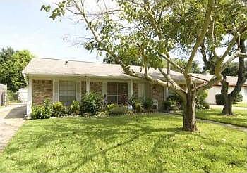 1st image of 12318 Plumbrook Dr