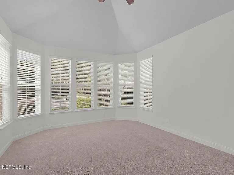 128 Payasada Oaks Trl — Photo 24