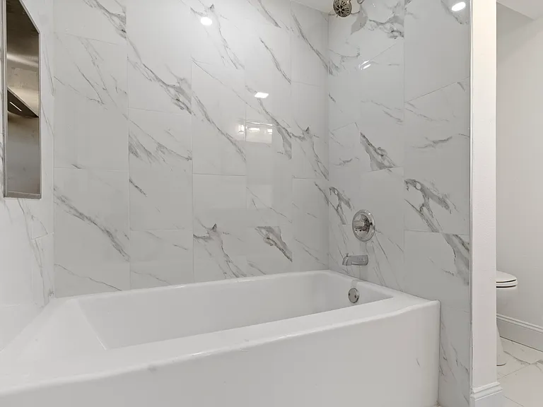 285 Aristides St — Photo 6