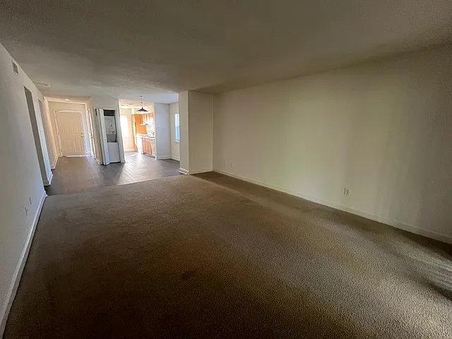 Avery Close Condominiums — Photo 110