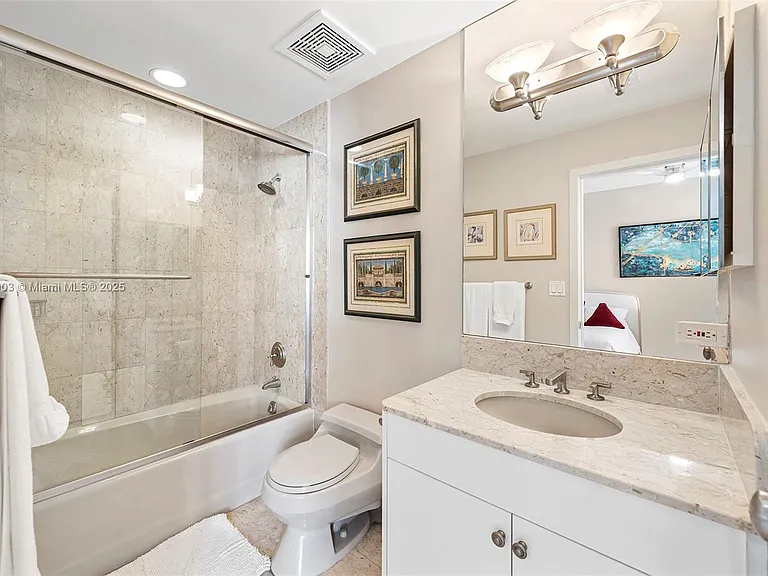 19253 Fisher Island Dr #19253 — Photo 30