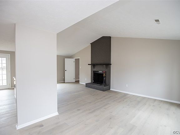 5th image of 10115 Laurel Lakes Dr