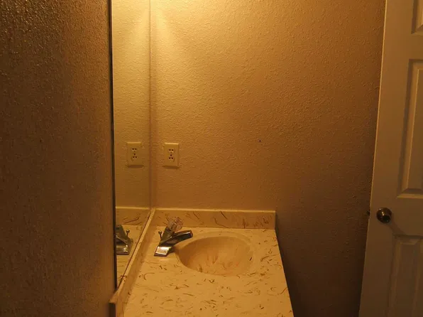 532 N Burk St APT D, Hobbs, NM 88240