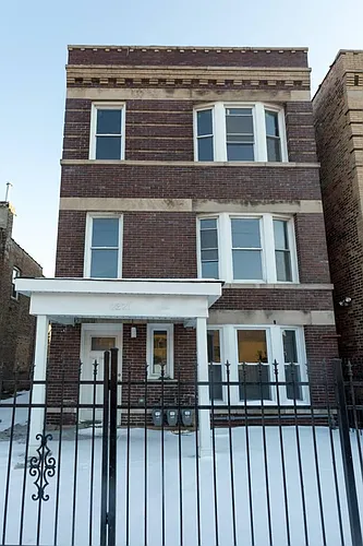 2321 W Fullerton Ave #2 Photo 1