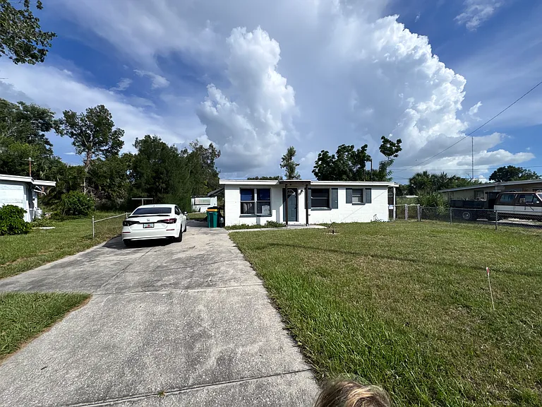 8814 91st Ter — Photo 9