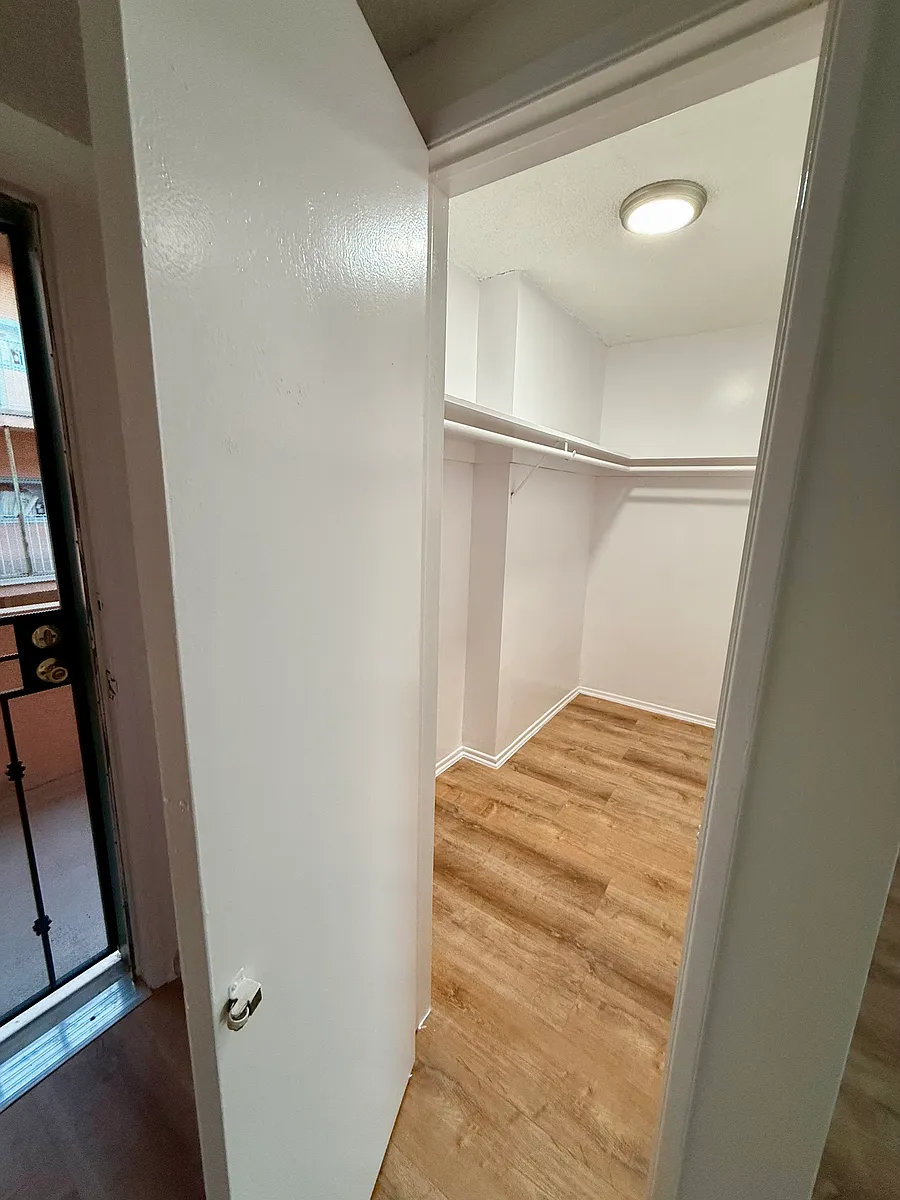 walk-in closet - 6727 Sylmar Ave