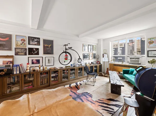 200 West 20th Street image 1 of 10