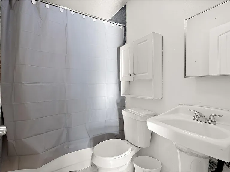 225 Palmyra St — Photo 11