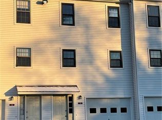 3 Aspetuck Vlg #3, New Milford, CT 06776