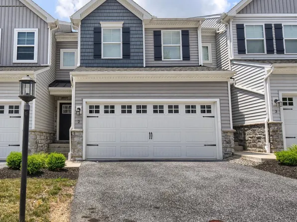 2 Woods Dr, Camp Hill, PA 17011