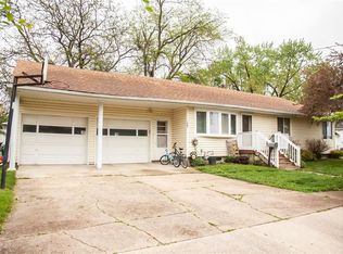 108 Locust St, Tipton, IA 52772
