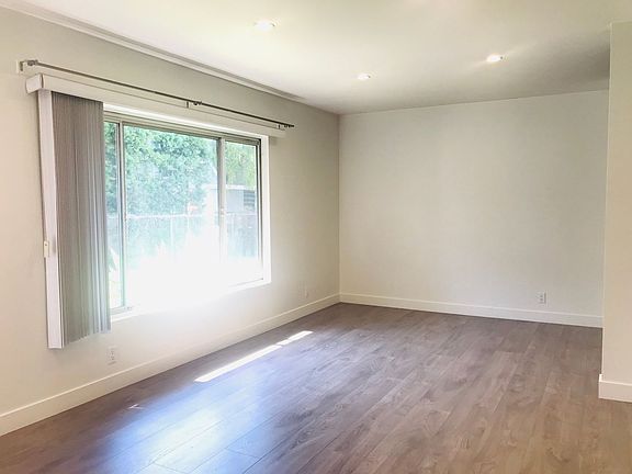5th image of 1432 Barry Ave APT 3