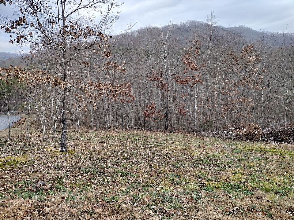 1st image of Mountain Knoll Ln