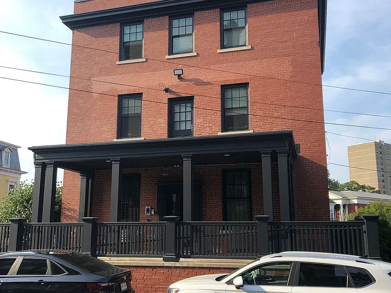 530 Broadway Apartments — Photo 7
