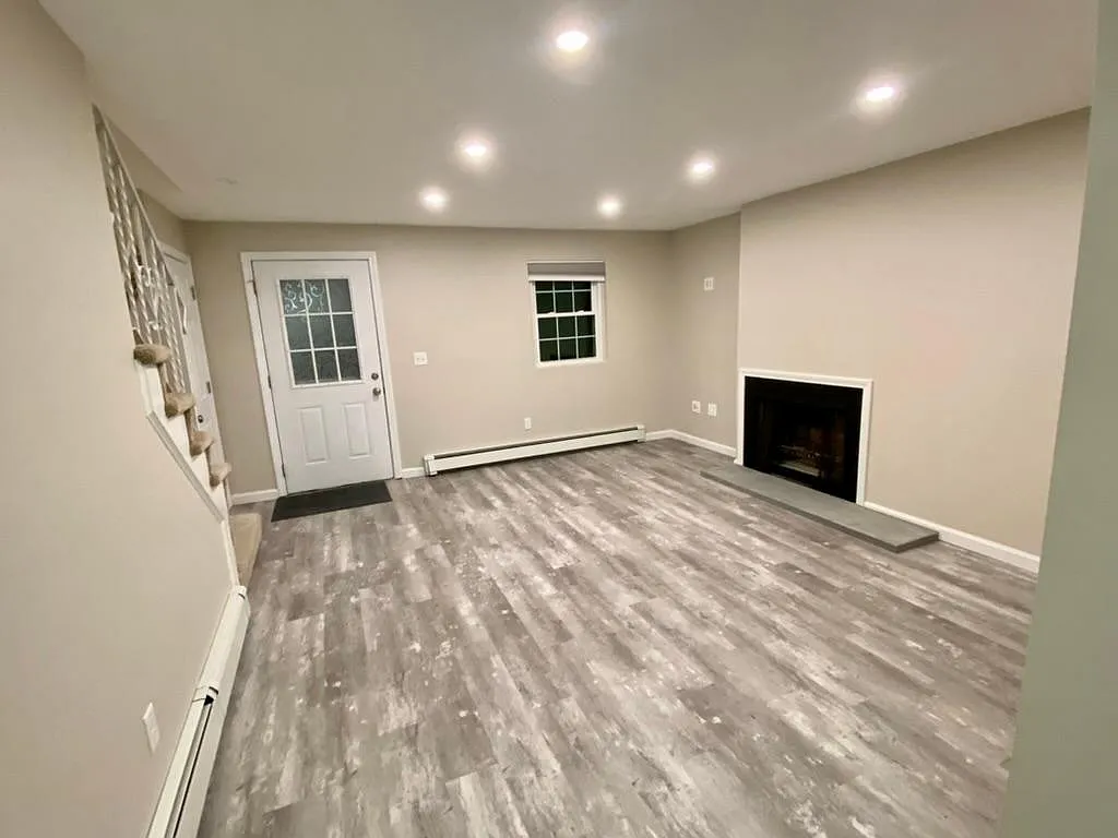 3 bed, 1.5 bath, 1400 sqft, $2,775 — Photo 1