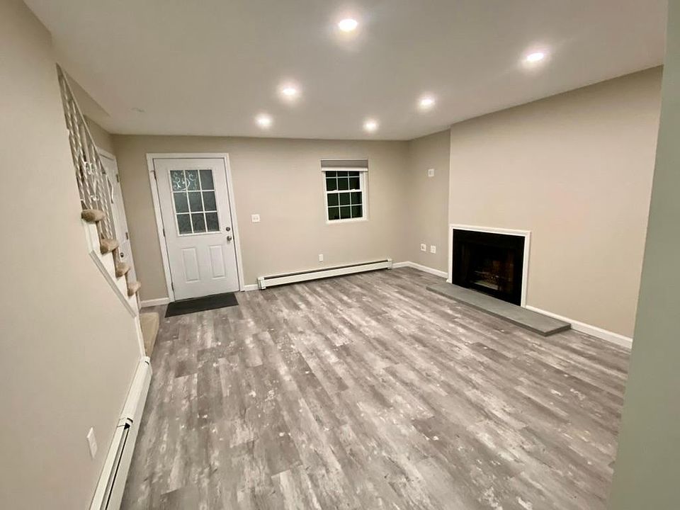 1st image of 40 Fieldstone Dr #40