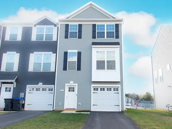 323 Avon Dr, Red Lion, PA 17356